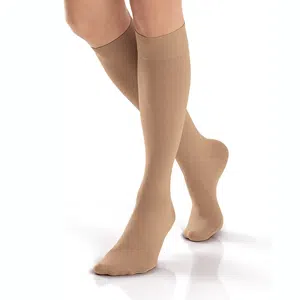 Medias elásticas bajo rodilla de punta cerrada 20-30 mmHg